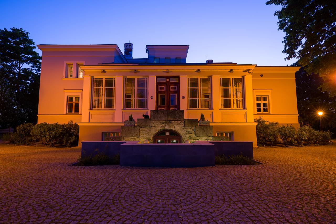Saka Manor Exterior foto
