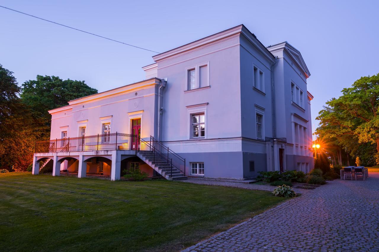 Saka Manor Exterior foto